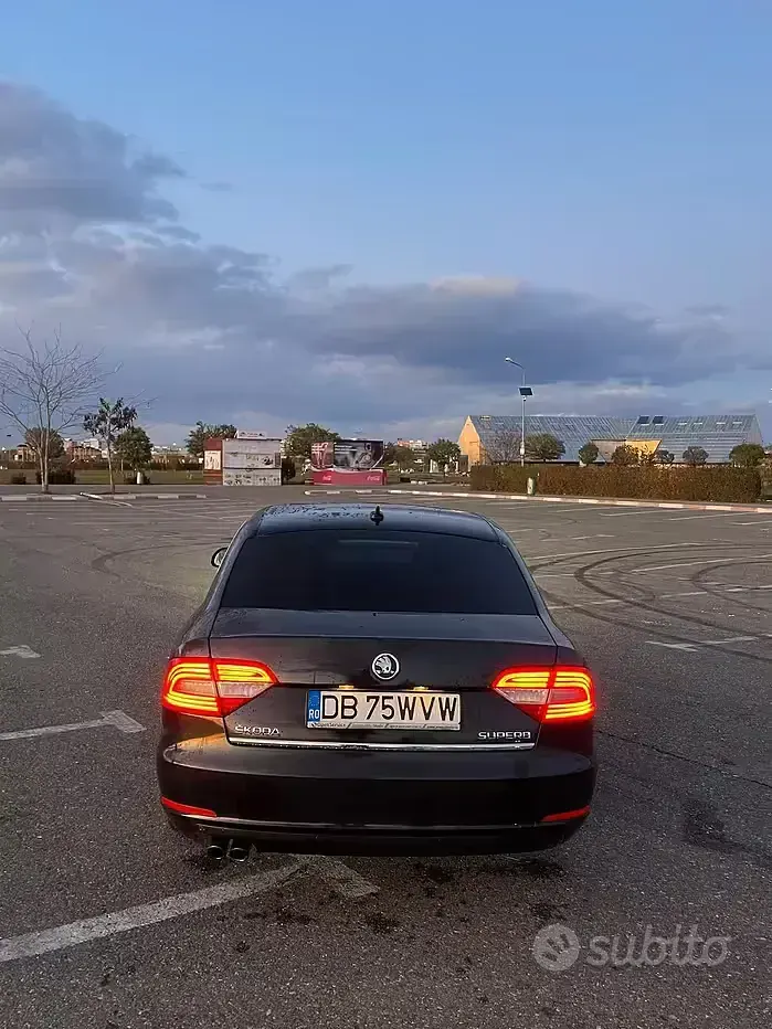 Usata Skoda Superb 170 CV (125 kW) 2014 Nero Berlina