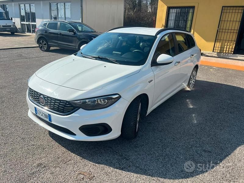 Usata Fiat Tipo Business 120 CV (88 kW) 2019 Bianco Station wagon