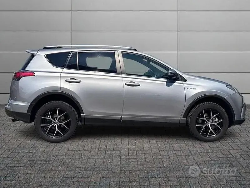 Usata Toyota RAV4 Hybrid Style 197 CV (144 kW) 2017 Grigio SUV