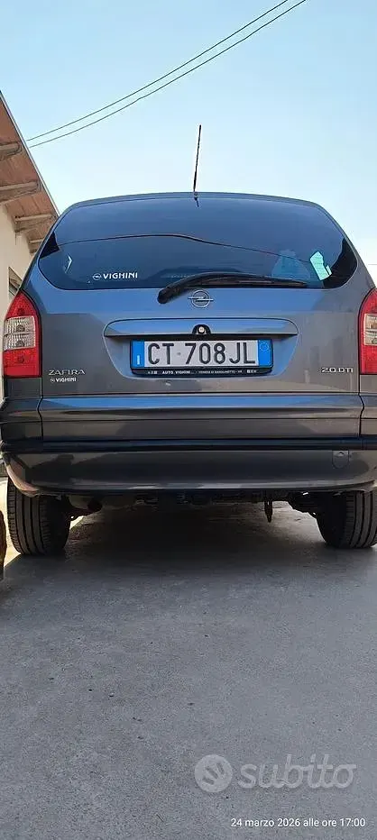 Usata Opel Zafira 101 CV (74 kW) 2005 Grigio Monovolume