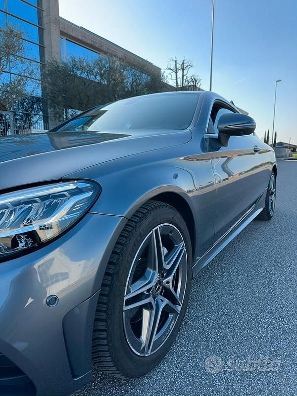 Usata Mercedes C180 Premium 156 CV (114 kW) 2019 Grigio Coupé