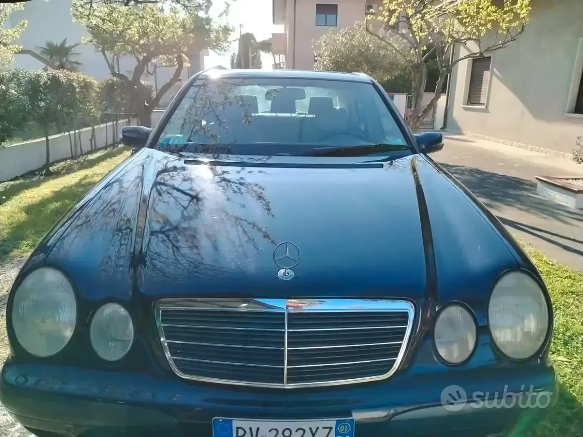 Usata Mercedes E220 116 CV (85 kW) 2001 Berlina