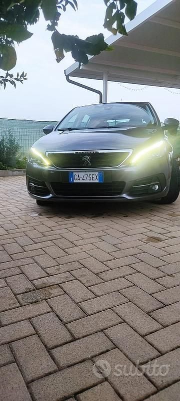 Usata Peugeot 308 131 CV (96 kW) 2019 Grigio Berlina