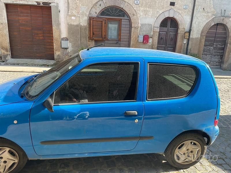 Usata Fiat 600 54 CV (39 kW) 2004 Blu Berlina