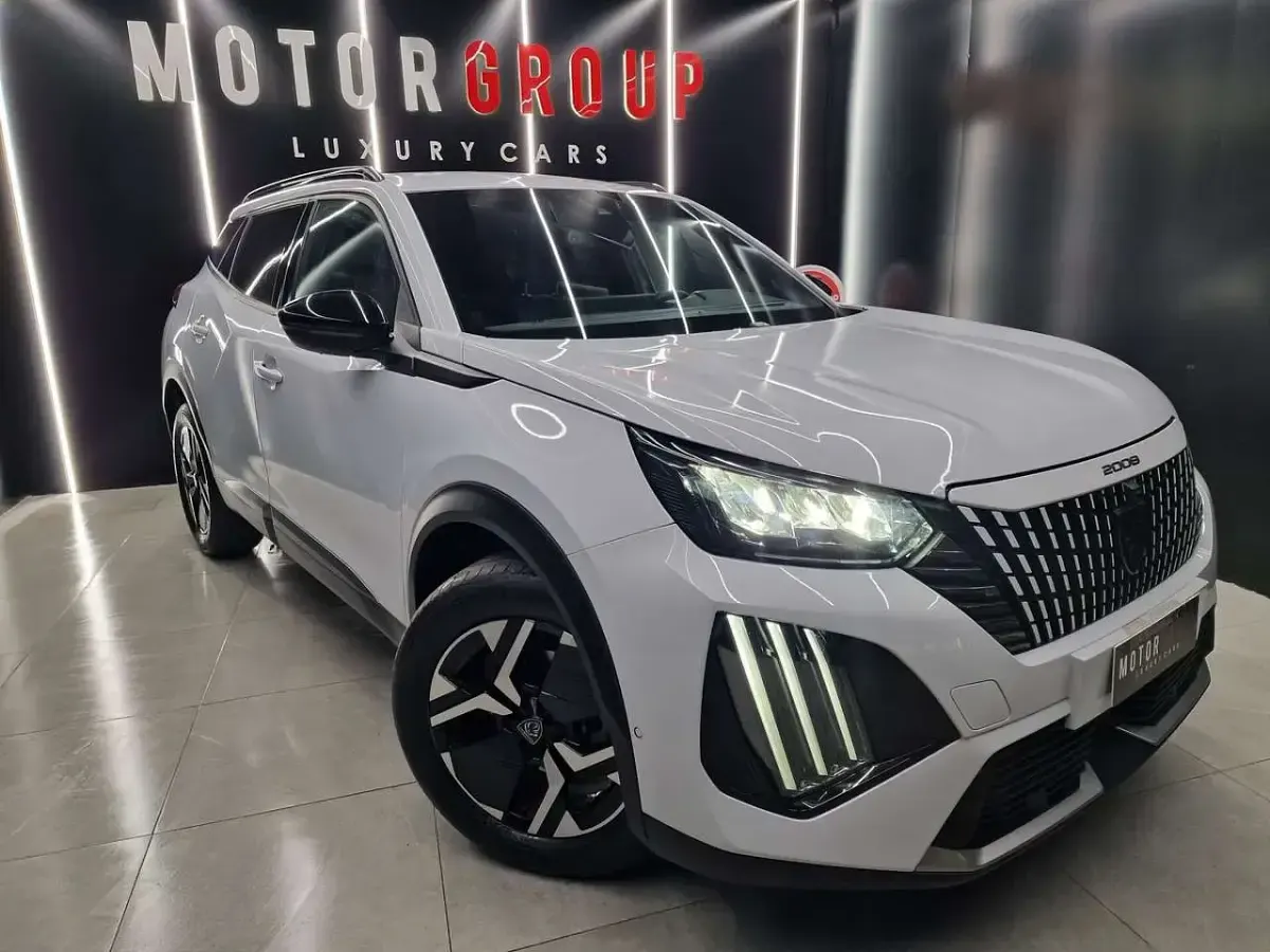 Usata Peugeot 2008 Allure 102 CV (75 kW) 2023 Bianco SUV