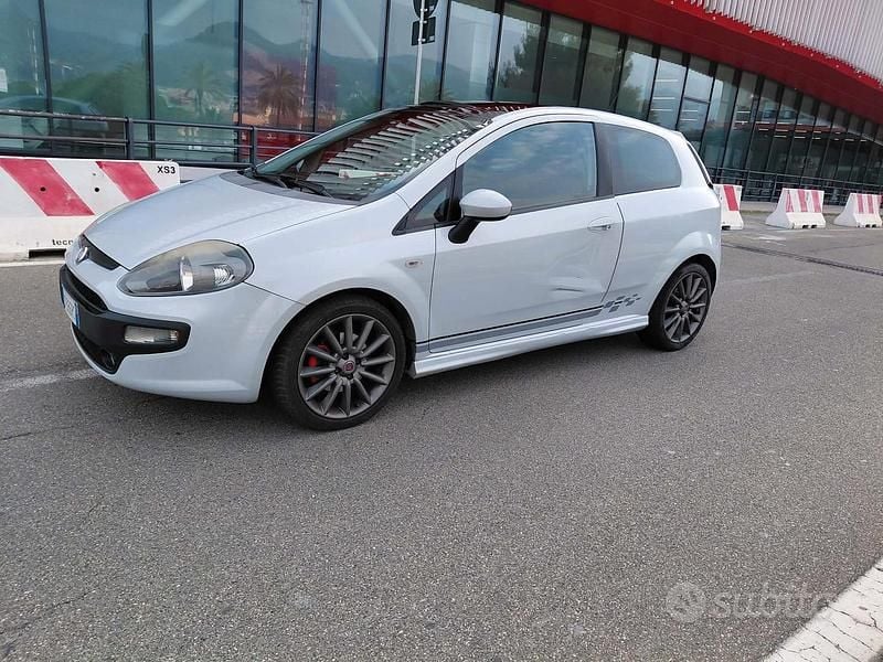 Usata Fiat Punto Evo Sport 120 CV (88 kW) 2009 Bianco Utilitaria