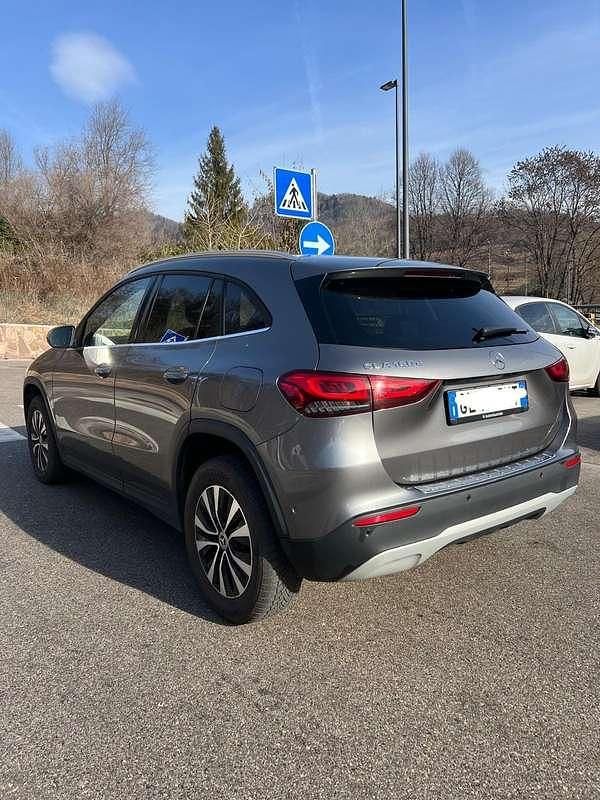 Usata Mercedes GLA180 116 CV (85 kW) 2022 Grigio SUV