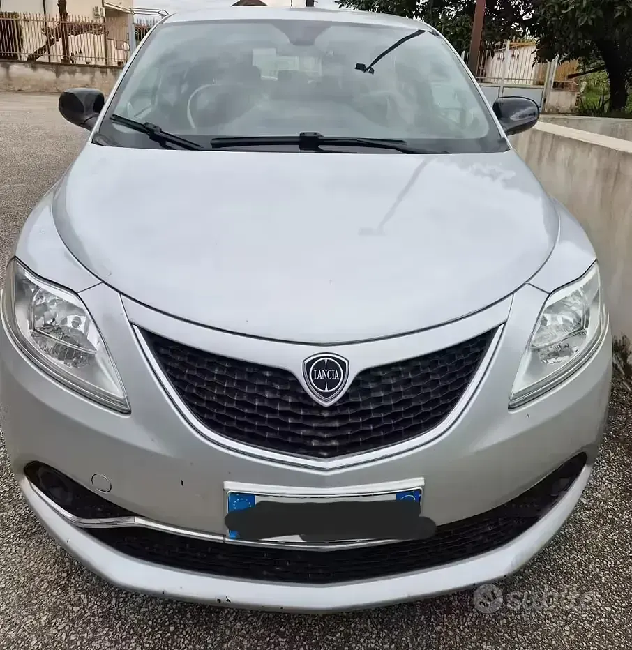 Usata Lancia Ypsilon 86 CV (63 kW) 2015 Grigio Utilitaria