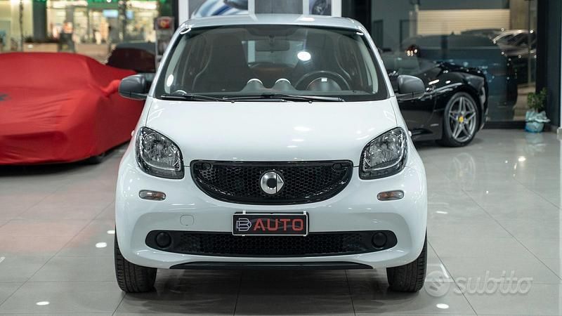 Usata Smart ForFour 71 CV (52 kW) 2017 Bianco Utilitaria
