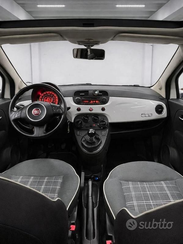 Usata Fiat 500 Pop 69 CV (50 kW) 2010 Bianco Utilitaria