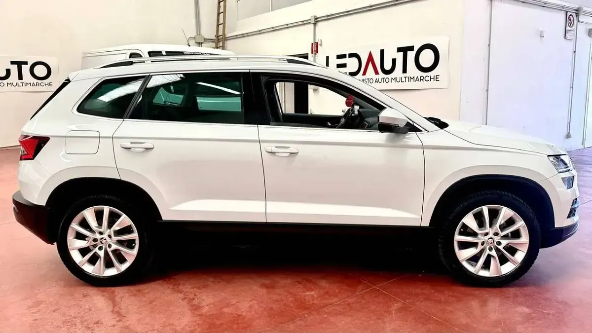 Usata Skoda Karoq SportLine 150 CV (110 kW) 2020 Bianco SUV