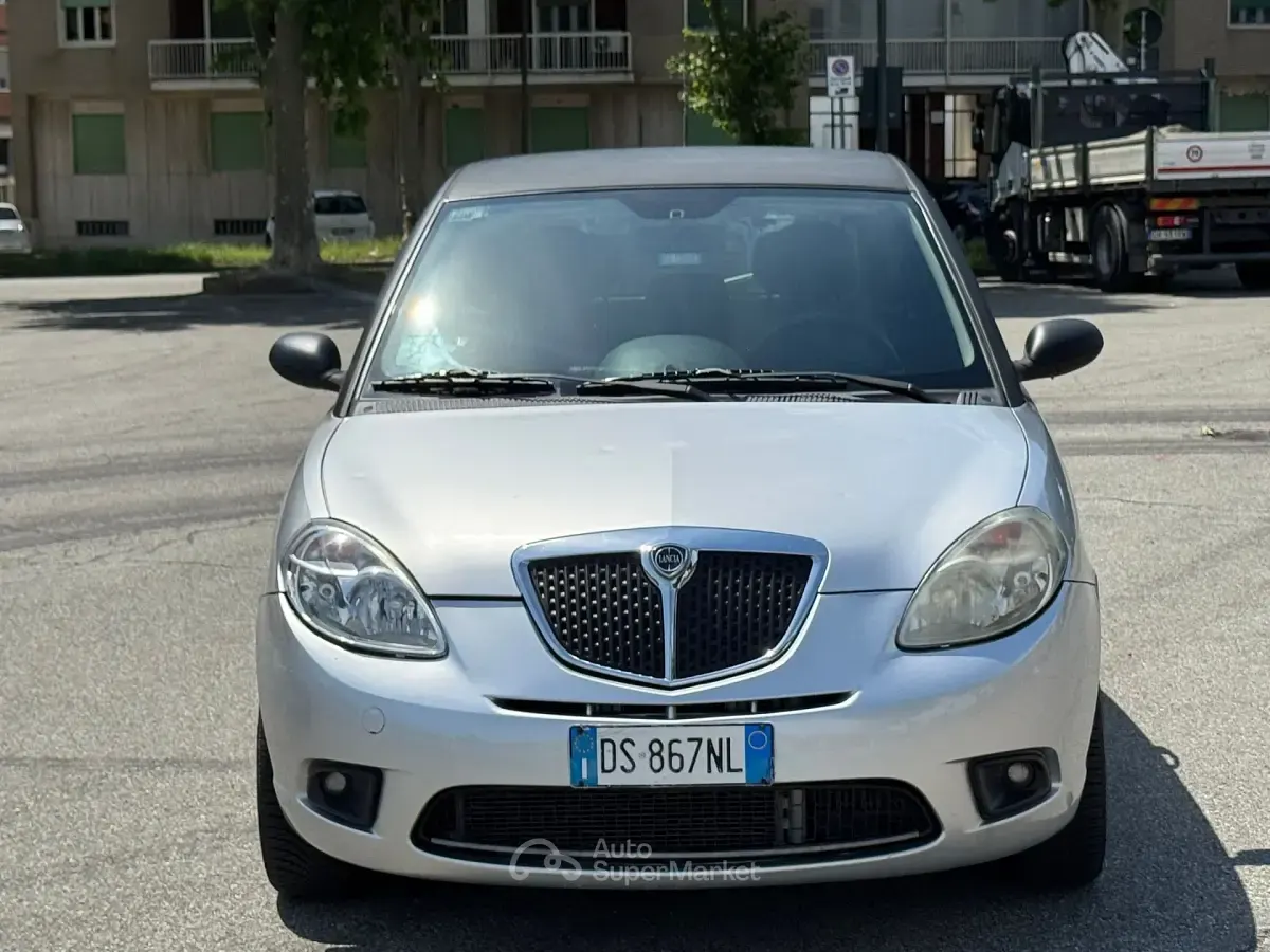 Usata Lancia Ypsilon 75 CV (55 kW) 2008 Utilitaria