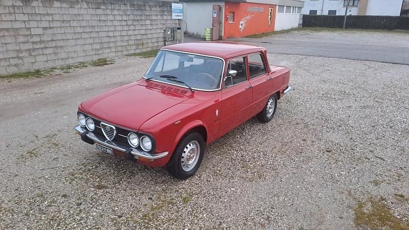 Rosso Usata 1975 Alfa Romeo Giulia Super Tre volumi | 9200 € - Immagine 1/4