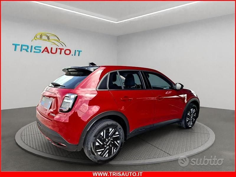 Usata Fiat 600 145 CV (106 kW) 2024 Rosso SUV