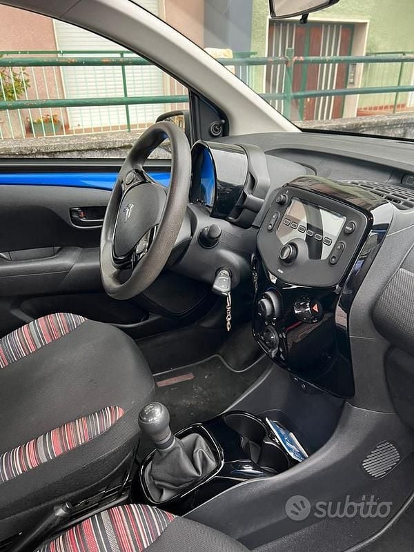 Usata Citroën C1 Shine 72 CV (52 kW) 2021 Blu Utilitaria