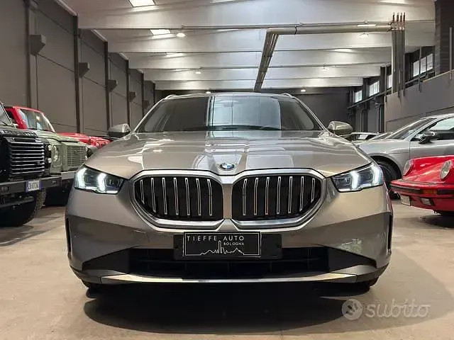 Usata BMW 520 197 CV (144 kW) 2024 Grigio metallizzato Station wagon