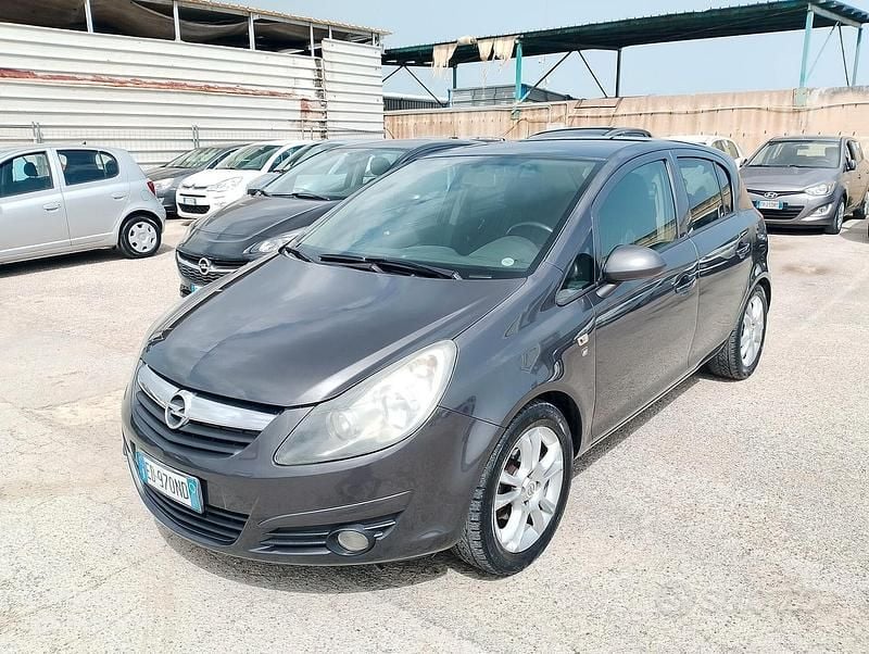 Usata Opel Corsa 80 CV (58 kW) 2010 Grigio Utilitaria