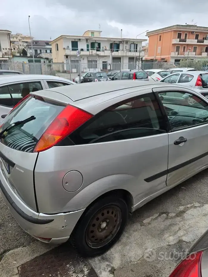 Usata Ford Focus 2002 Grigio Utilitaria