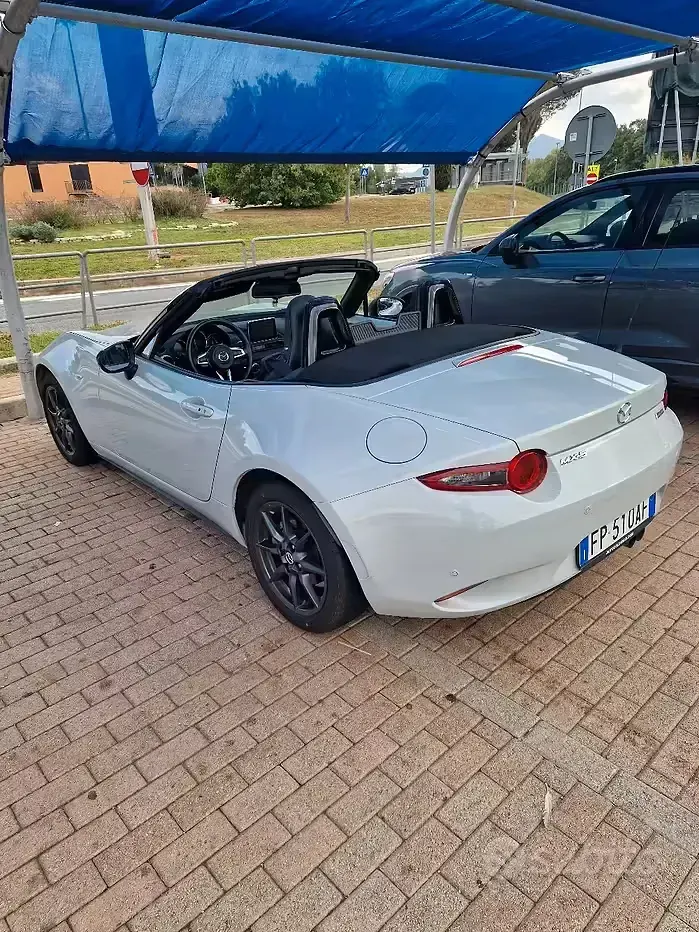 Usata Mazda MX5 Evolve 132 CV (97 kW) 2018 Grigio Cabrio