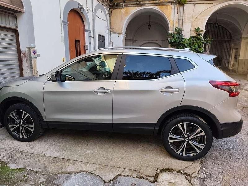 Grigio Usata 2021 Nissan Qashqai N-Connecta SUV | 16.200 € (Super prezzo) - Immagine 1/4