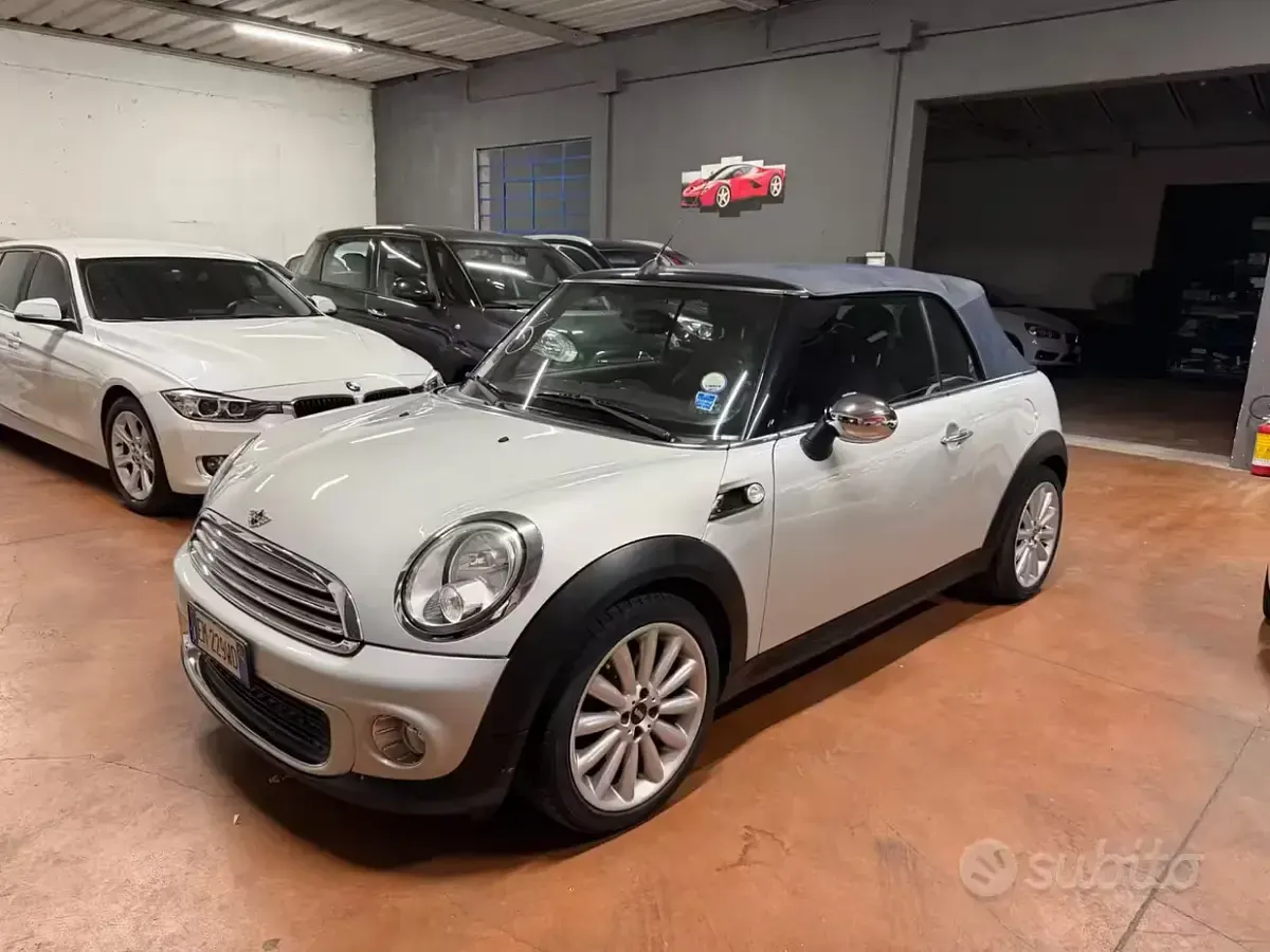 Usata Mini Cooper Roadster 122 CV (89 kW) 2012 Grigio Cabrio