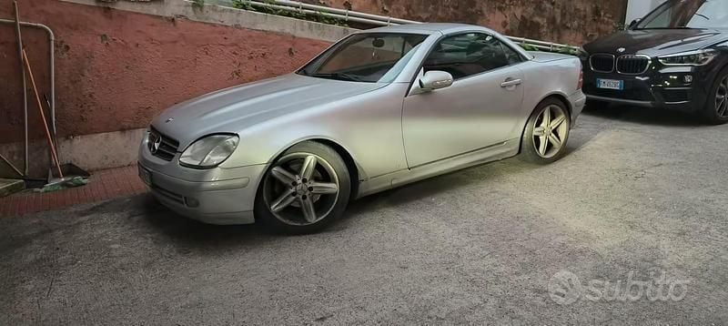 Usata Mercedes SLK200 163 CV (119 kW) 2002 Grigio Cabrio
