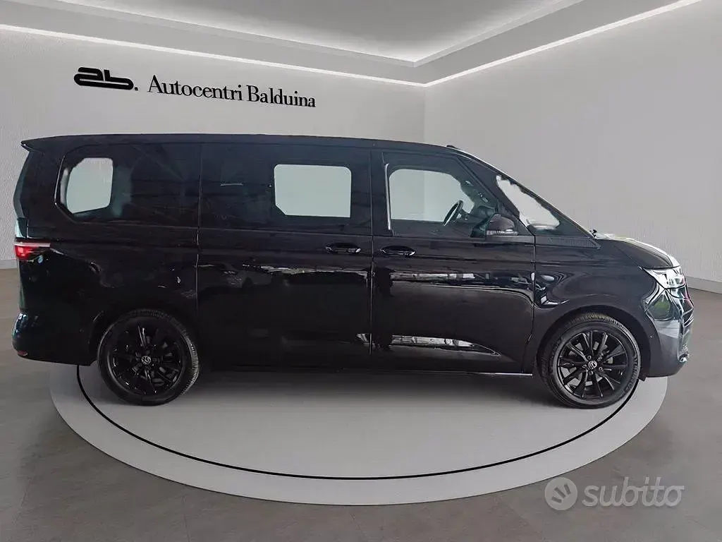 Usata VW Multivan Style 150 CV (110 kW) 2023 Nero perla Monovolume