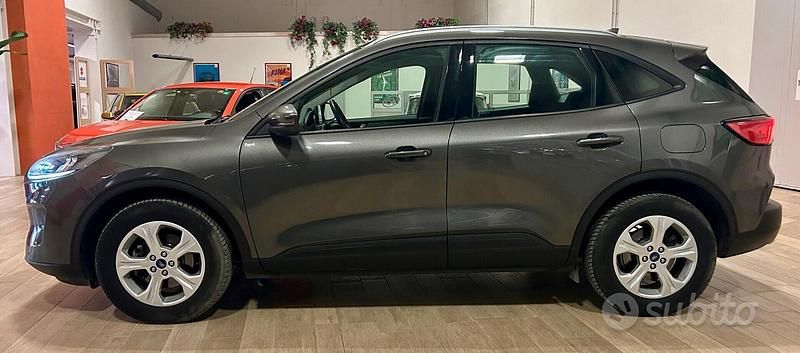 Usata Ford Kuga ST-Line 120 CV (88 kW) 2022 Grigio SUV