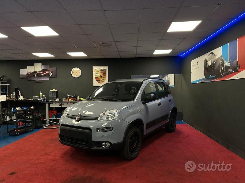 Grigio Usata 2018 Fiat Panda 4x4 S Due volumi | 12.999 € (Buon prezzo) - Immagine 1/4