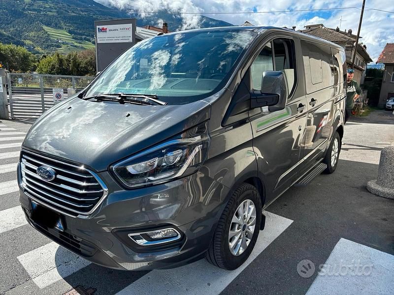 Usata Ford Tourneo 130 CV (95 kW) 2019 Grigio Berlina