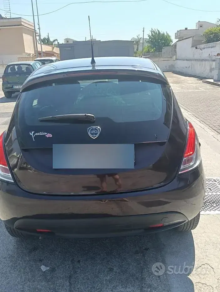 Usata Lancia Ypsilon Gold 69 CV (50 kW) 2013 Utilitaria