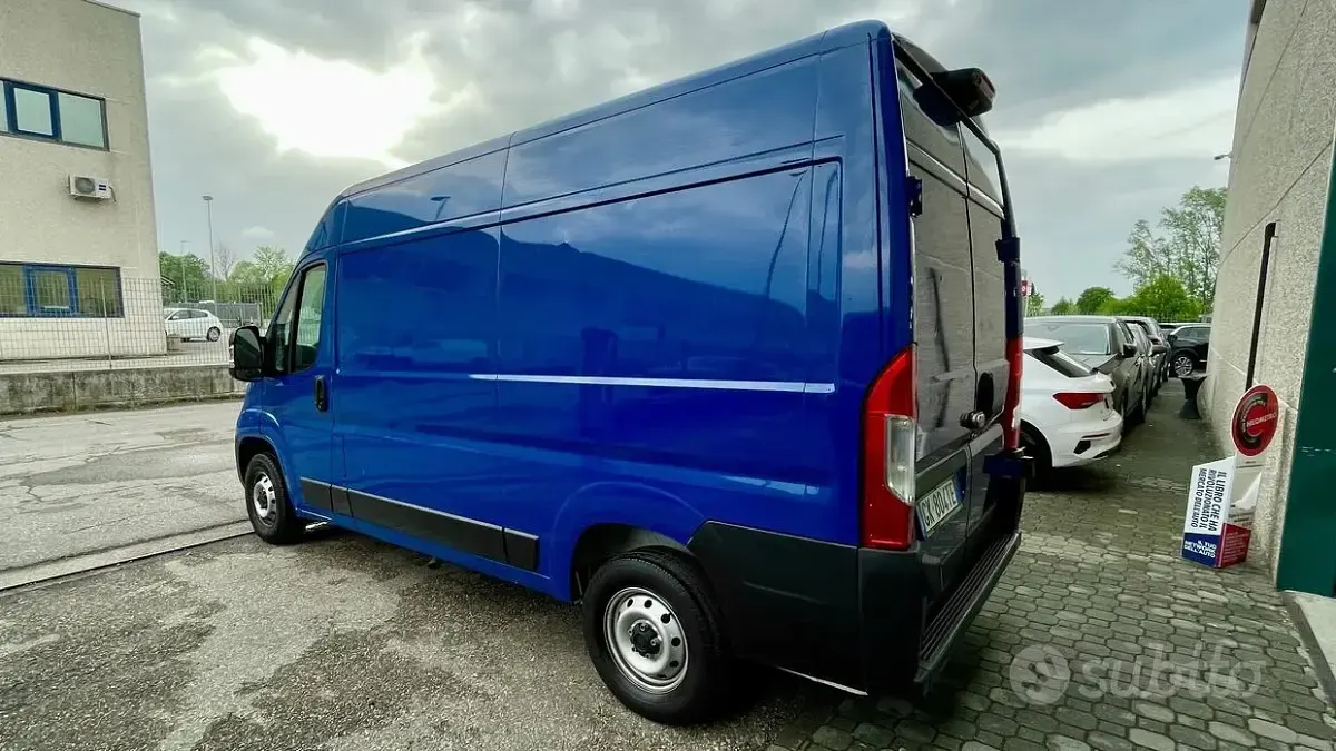 Usata Fiat Ducato 33 140 CV (102 kW) 2022 Blu Furgone
