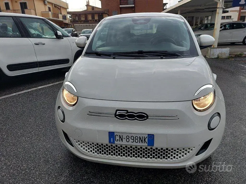 Usata Fiat 500e 42 kW (58 CV) 2023 Bianco Berlina