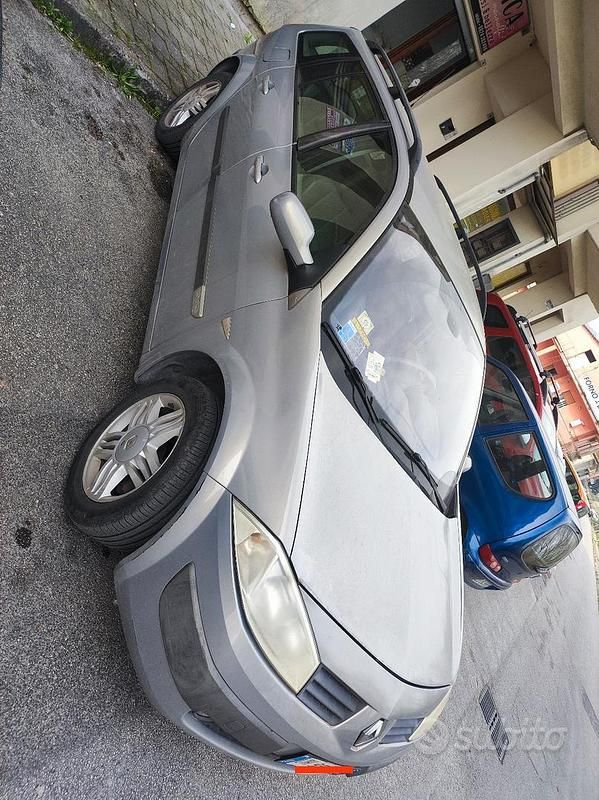 Usata Renault Mégane GrandTour 120 CV (88 kW) 2004 Grigio Station wagon
