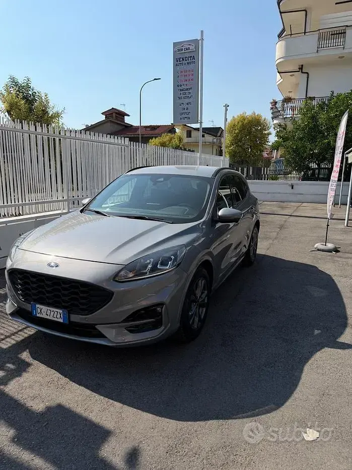 Usata Ford Kuga ST-Line 120 CV (88 kW) 2022 Grigio SUV