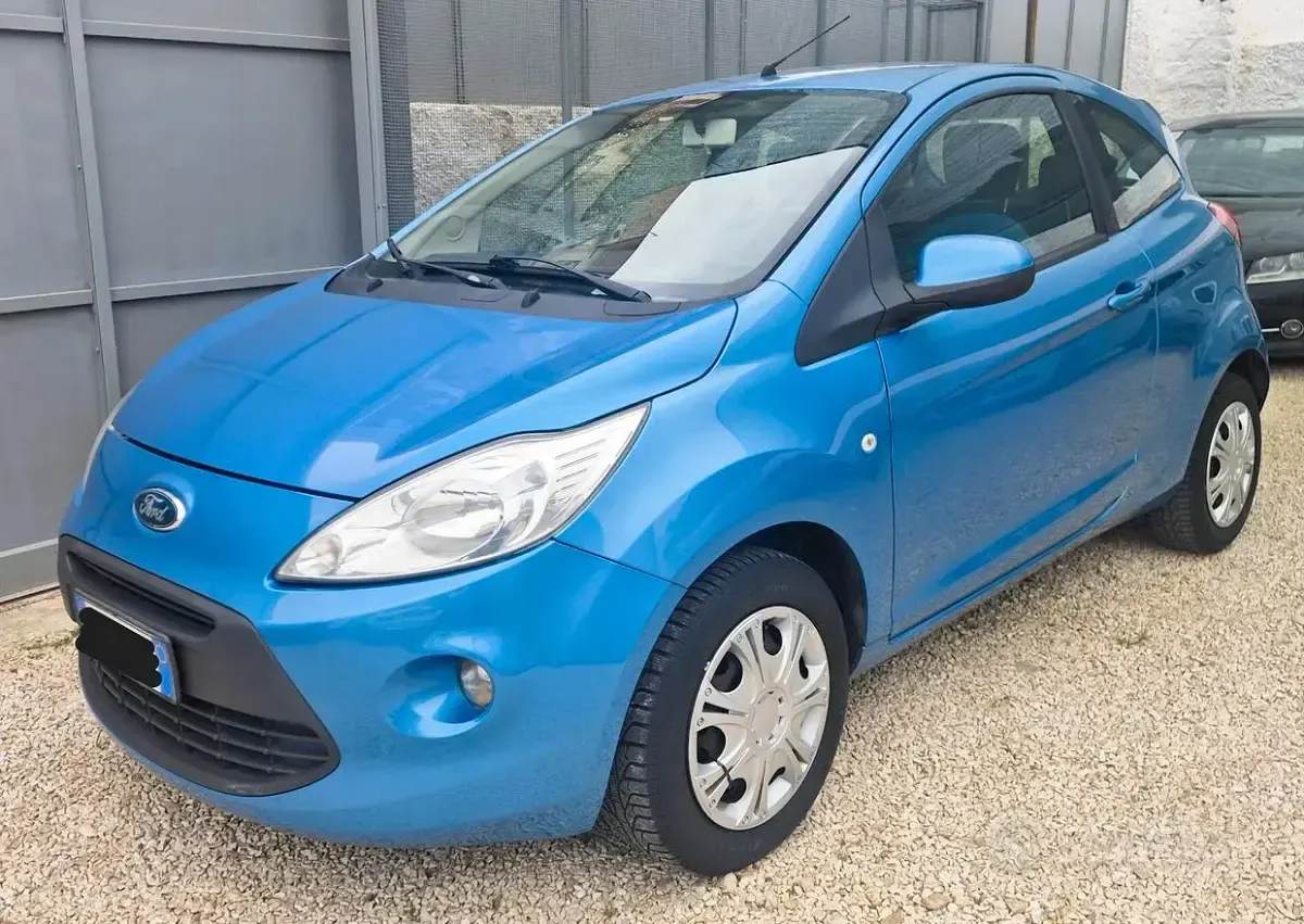 Usata Ford Ka Titanium 75 CV (55 kW) 2010 Bluazzurro Utilitaria