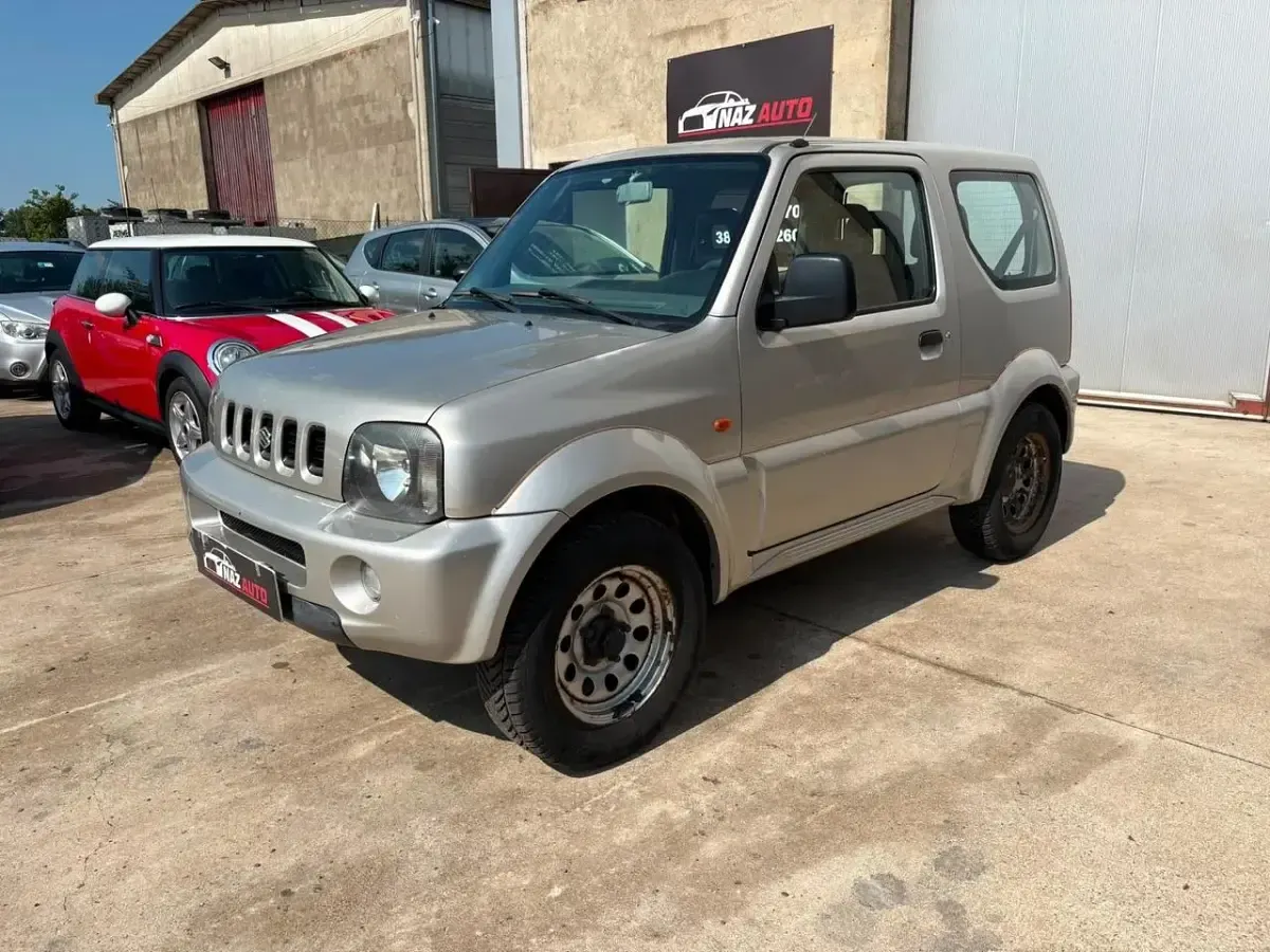 Usata Suzuki Jimny 80 CV (58 kW) 2005 Argento SUV