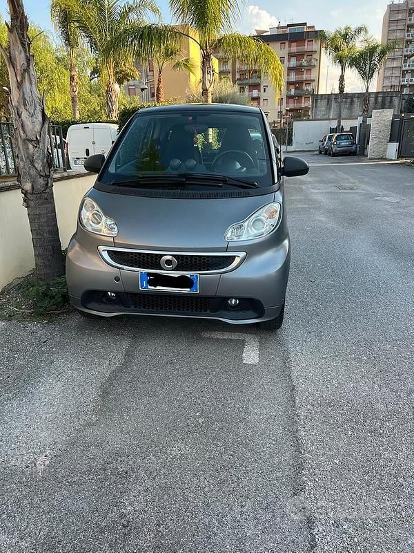 Grigio Usata 2013 Smart ForTwo Coupé Coupé | 7500 € (Cara) - Immagine 1/4