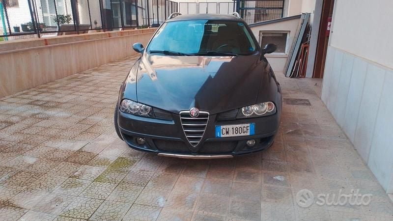 Usata Alfa Romeo Crosswagon 150 CV (110 kW) 2004 Grigio Station wagon