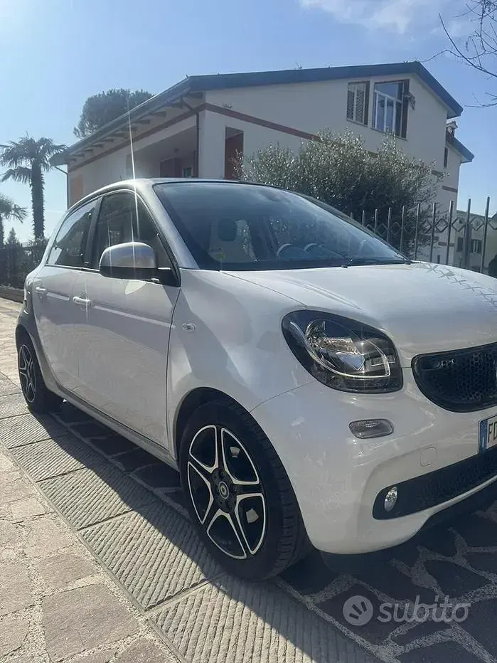 Usata Smart ForFour 71 CV (52 kW) 2016 Bianco Utilitaria