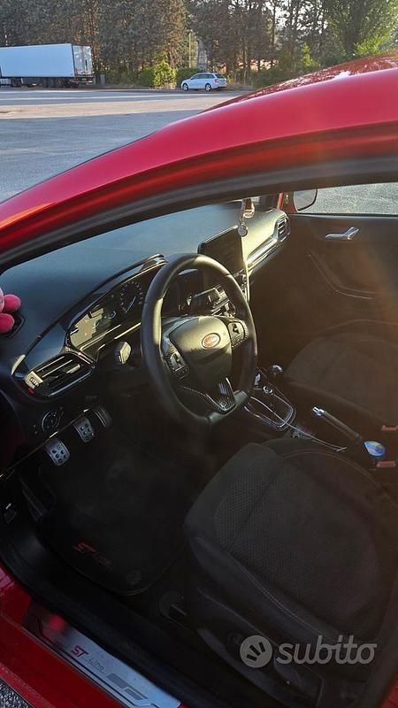 Usata Ford Fiesta ST-Line 86 CV (63 kW) 2018 Rosso Utilitaria