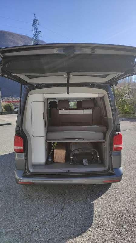 Usata VW California Comfortline 140 CV (102 kW) 2015 Grigio Furgone