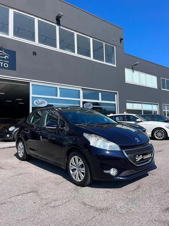 Usata Peugeot 208 82 CV (60 kW) 2013 Viola Utilitaria