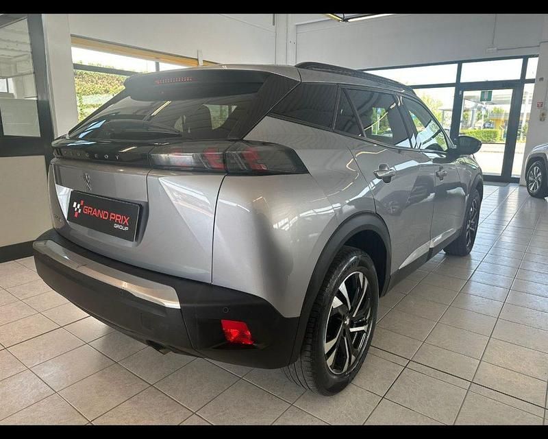Usata Peugeot 2008 Allure 102 CV (75 kW) 2022 Grigio SUV