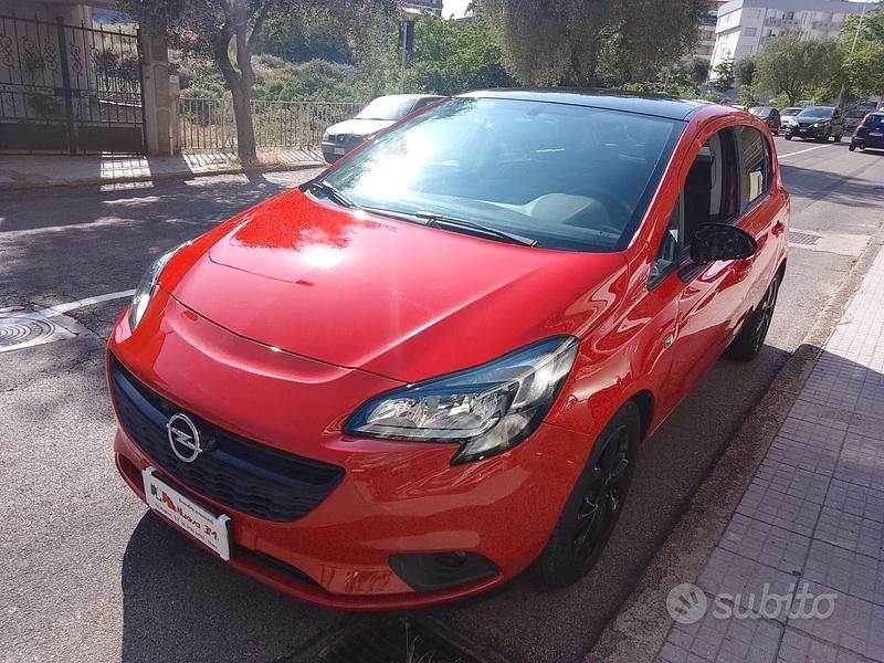 Usata Opel Corsa 69 CV (50 kW) 2017 Rosso Berlina