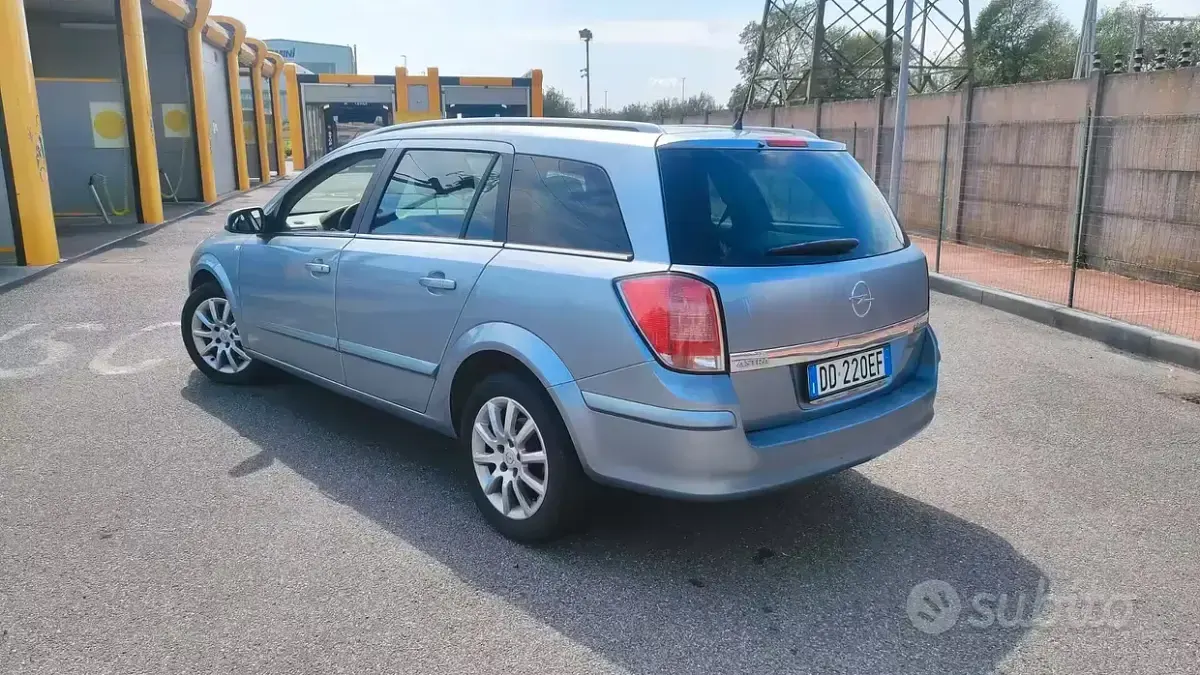 Usata Opel Astra 105 CV (77 kW) 2006 Grigio Station wagon