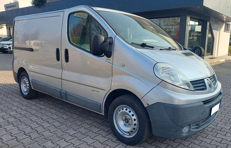 Usata Renault Trafic 114 CV (83 kW) 2013 Grigio Monovolume
