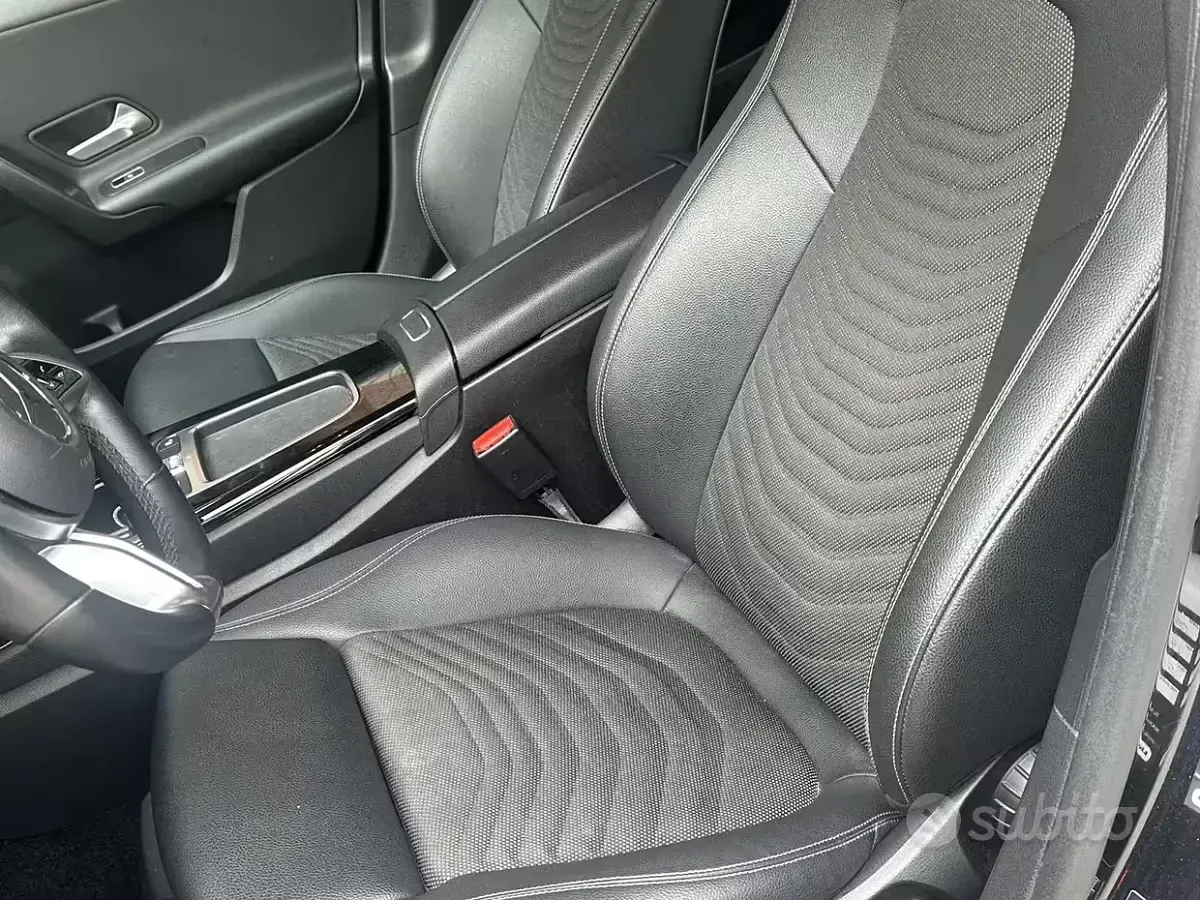 Usata Mercedes A180 136 CV (100 kW) 2023 Nero Berlina