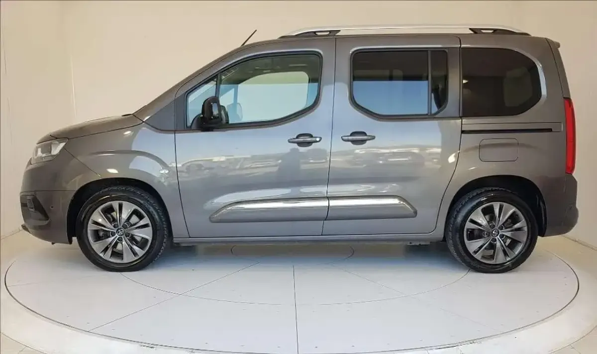 Usata Toyota Proace Verso City 131 CV (96 kW) 2022 Grigio metallizzato Station wagon