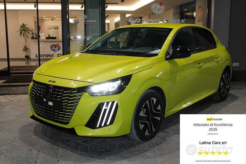 Usata Peugeot 208 Allure 101 CV (74 kW) 2024 Verde Utilitaria